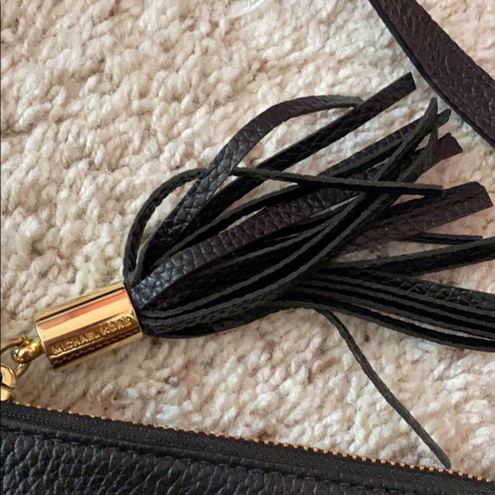 MICHAEL KORS CROSSBODY BAG WITH TASSEL DETAIL - Picture 3 of 5